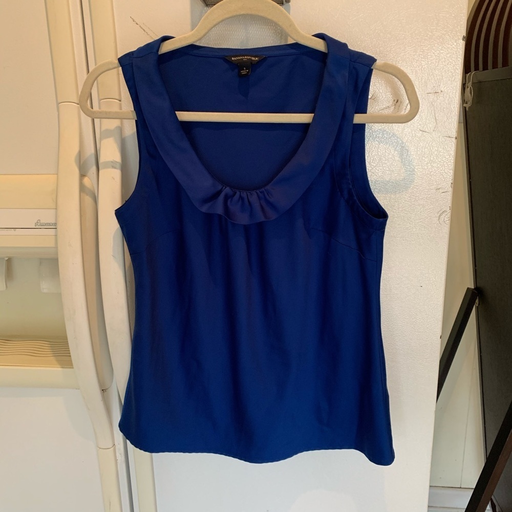 Banana Republic S plus silk top 🦋💙💙